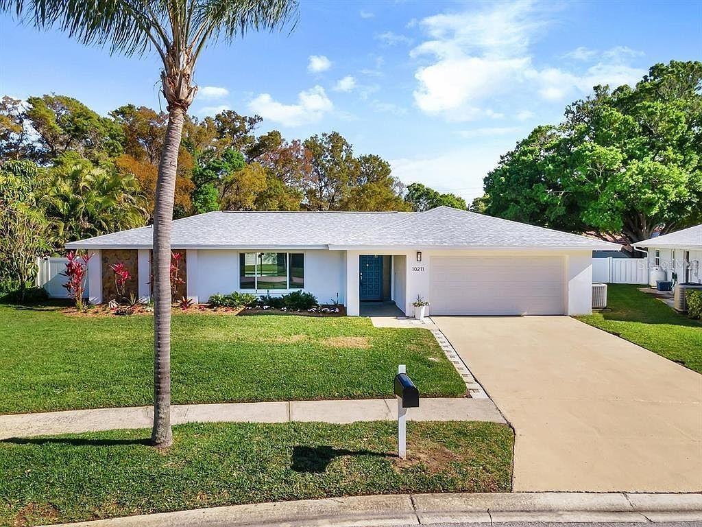 10211 135th St., Largo, FL 33774