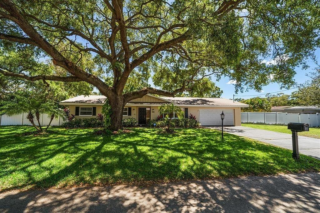1980 1st Ave., Largo, FL 33771