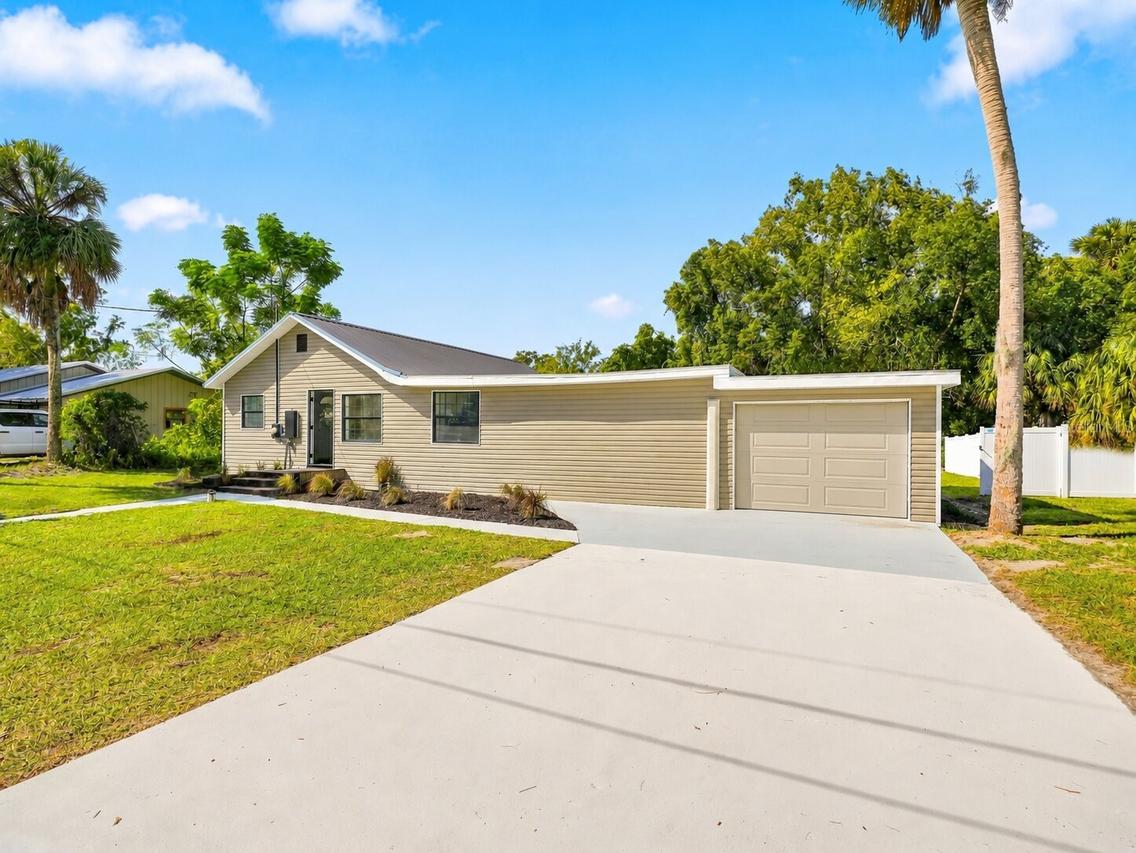 318 NE 4th St., Webster, FL 33597