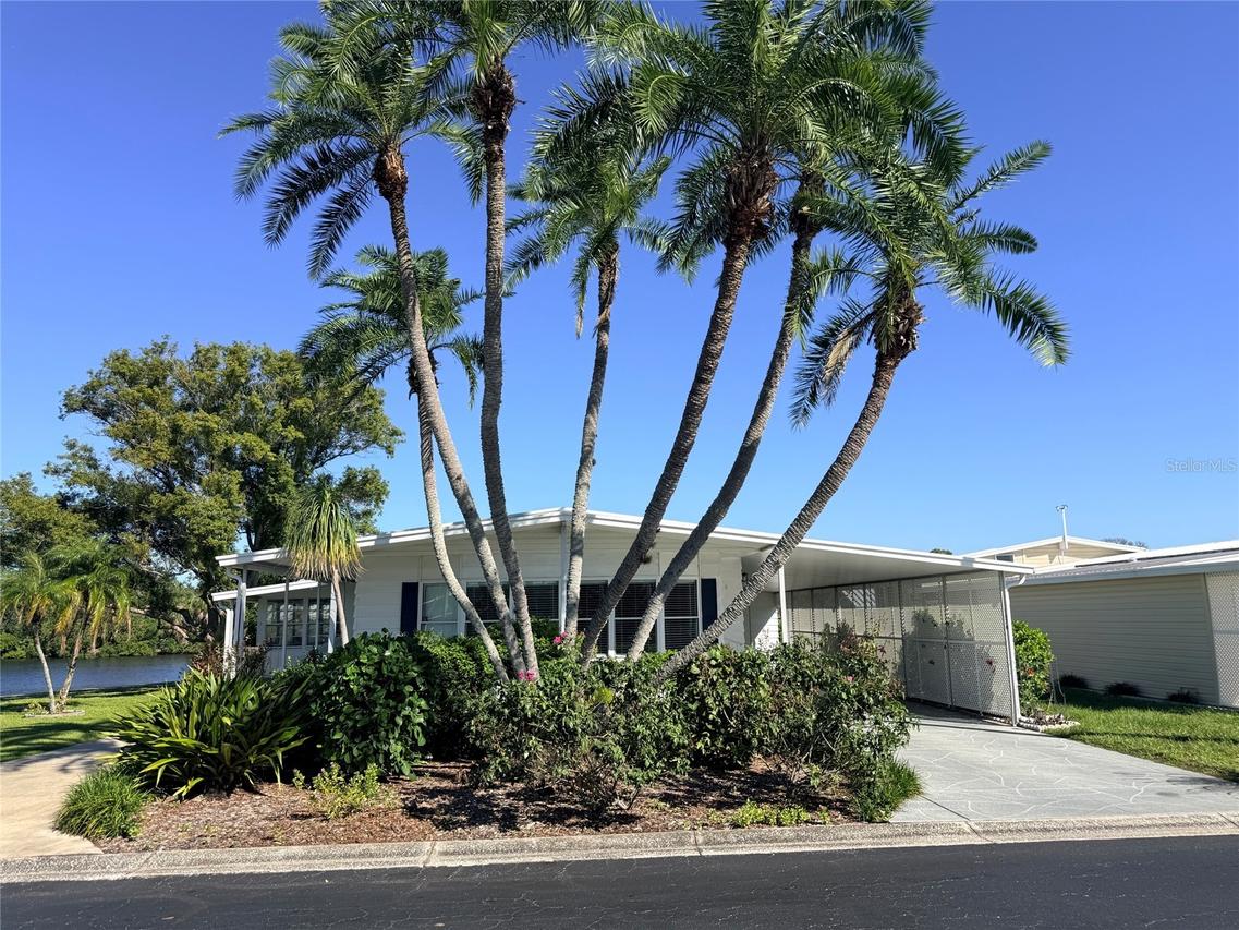 182 N Saint Thomas Cir., Apollo Beach, FL 33572
