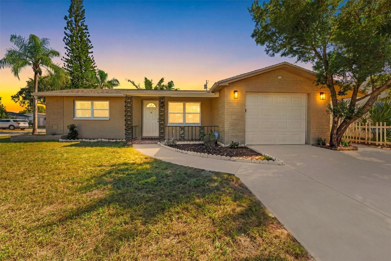 1102 Croydon Ln., Holiday, FL 34691