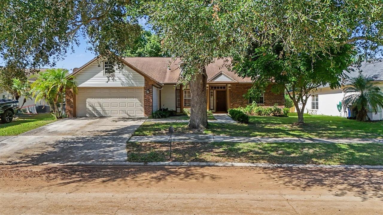 833 Greenbelt Cir., Brandon, FL 33510
