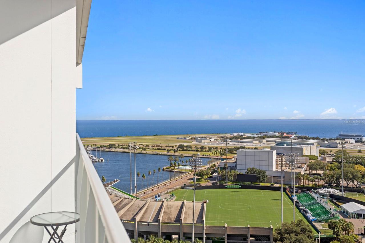175 1st St. #1803, St Petersburg, FL 33701