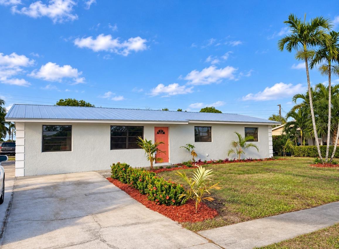 320 W 21st St., Riviera Beach, FL 33404