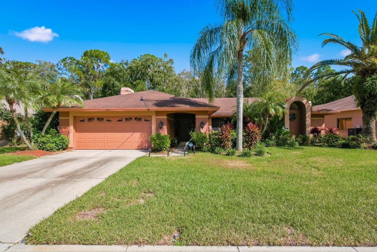 537 Centerwood Dr., Tarpon Springs, FL 34688