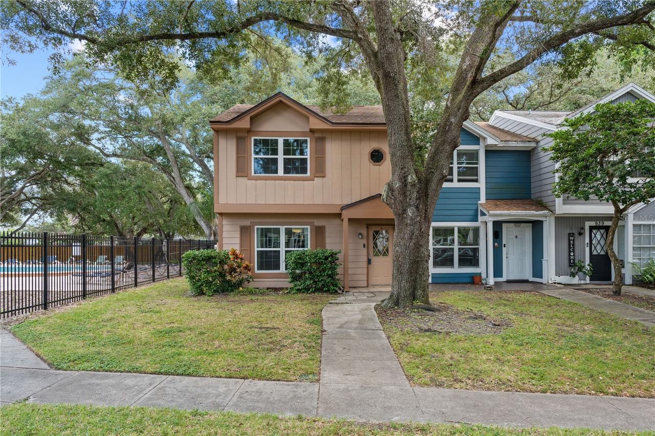 935 Hamilton Ct., Palm Harbor, FL 34683