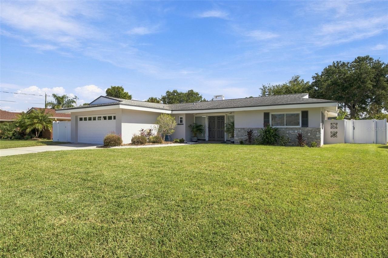 1721 Harbor Cir., Largo, FL 33770