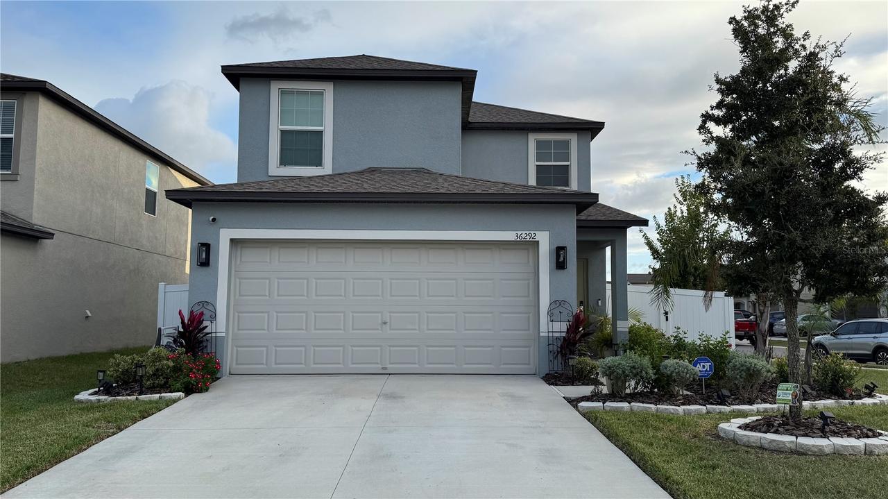 36292 Garden Wall Way, Zephyrhills, FL 33541