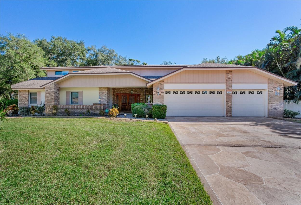10353 Barry Dr., Largo, FL 33774