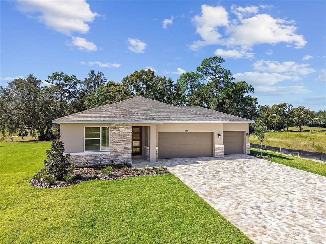 9293 E Players Dr., Weeki Wachee, FL 34613