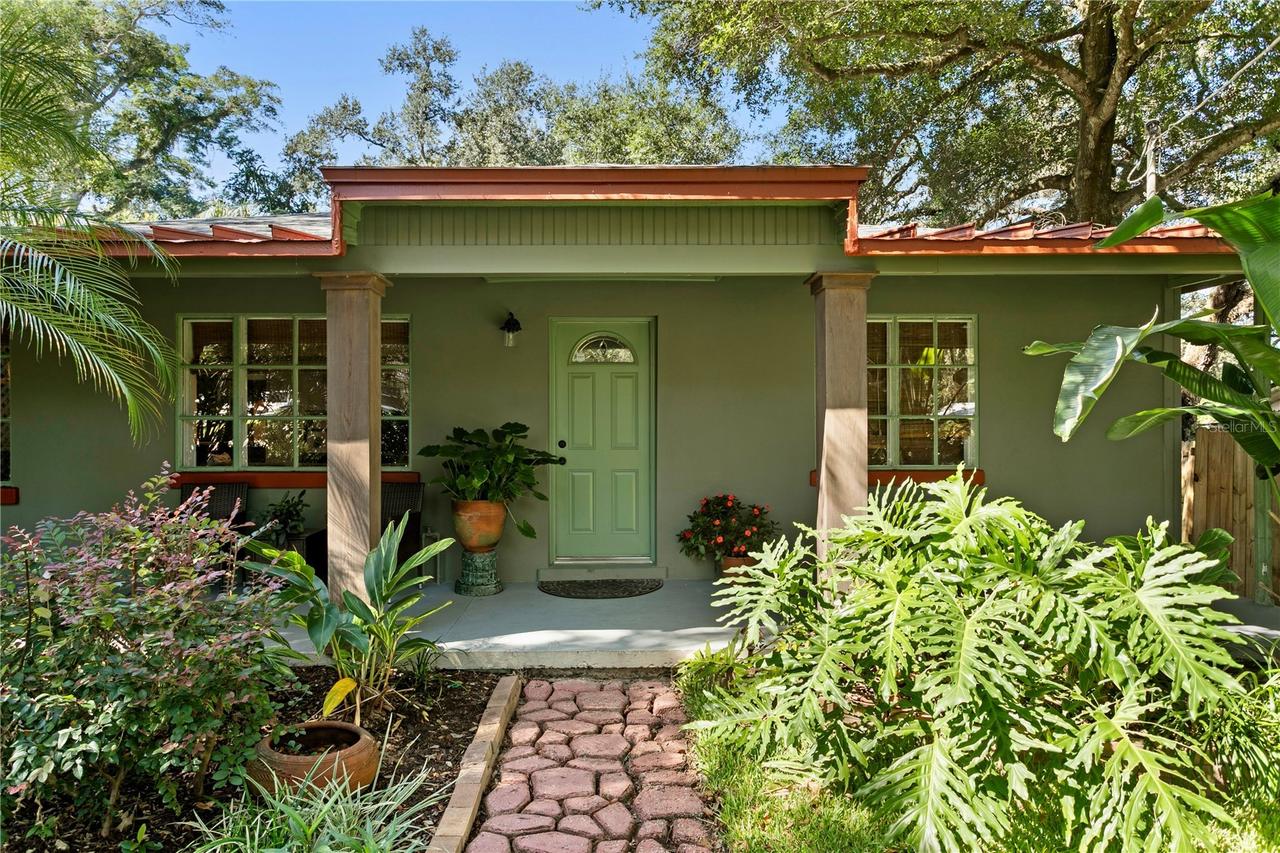 6916 N 20th St., Tampa, FL 33610