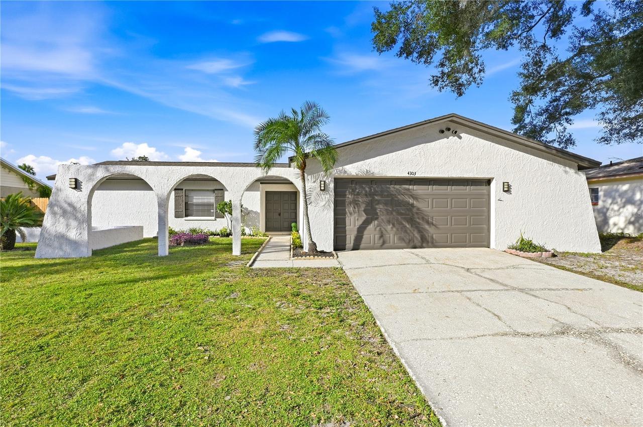 4303 Hollow Hill Dr., Tampa, FL 33624