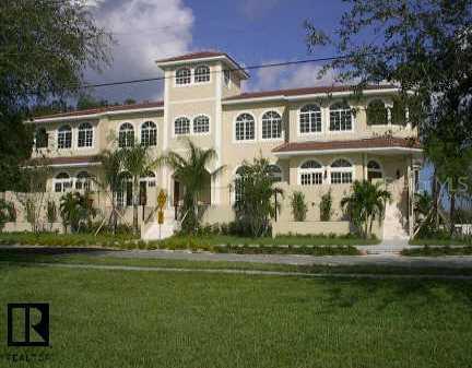 1903 5th St., St Petersburg, FL 33704