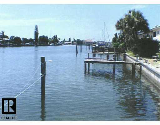 12005 3rd St. #4, Treasure Island, FL 33706