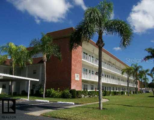 5729 13th Ave. #307D, St Petersburg, FL 33710