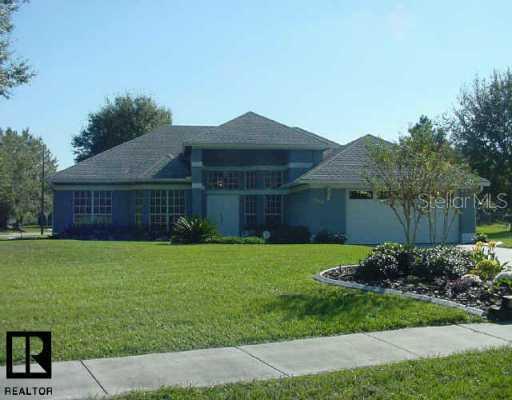 411 Loch Devon Dr., Lutz, FL 33548