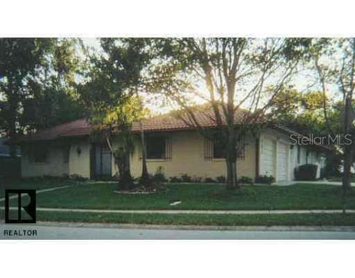 605 Grovewood Ln., Largo, FL 33770