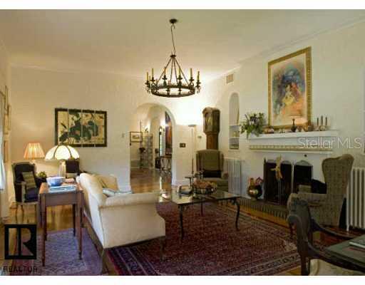 706 17th Ave., St Petersburg, FL 33704