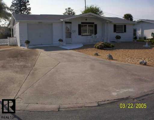 3245 Devonshire Dr., Holiday, FL 34691