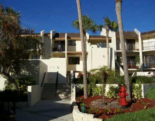 7520 Sunshine Skyway Ln. #T-18, St Petersburg, FL 33711