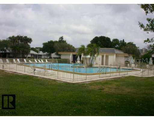 3245 40th Way #B, St Petersburg, FL 33711