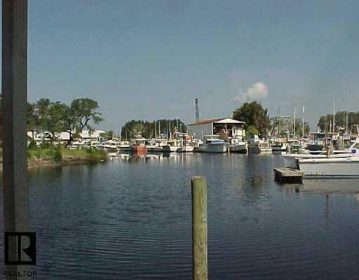 201 Roosevelt Blvd., Tarpon Springs, FL 34689