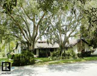 215 Normandy Cir., Palm Harbor, FL 34683