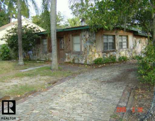 1102 E Court St., Tarpon Springs, FL 34689