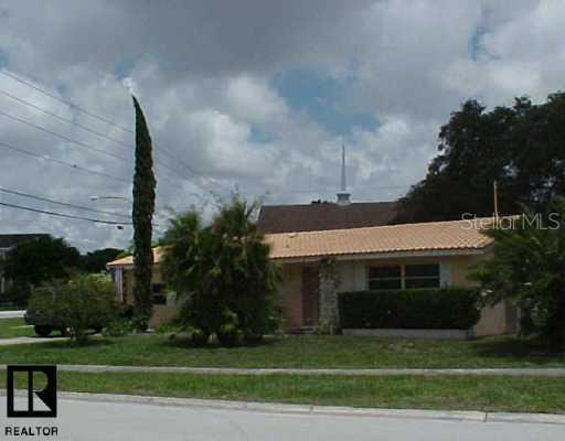 1198 Woodbrook Dr., Largo, FL 33770