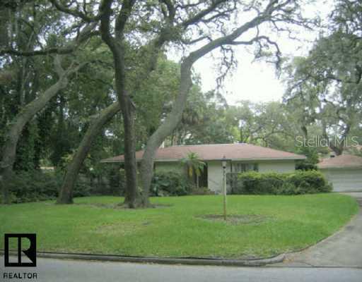 1040 42nd Ave., St Petersburg, FL 33703