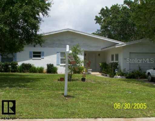 704 Bayshore Dr., Tarpon Springs, FL 34689