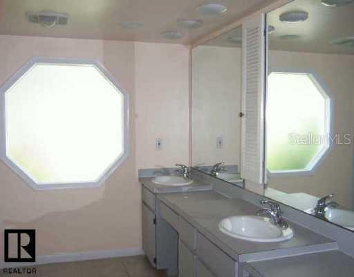 511 Fayette Cir., Safety Harbor, FL 34695