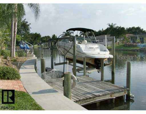 4350 13th Ln., St Petersburg, FL 33703