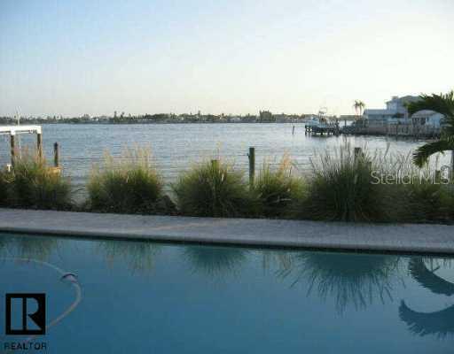 5684 Bayview Dr., Seminole, FL 33772