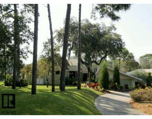 2860 Briarwood Ln., Palm Harbor, FL 34683