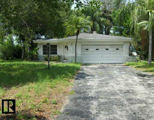 10485 Blossom Lake Dr., Seminole, FL 33772