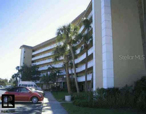 8950 Park Blvd. #703, Seminole, FL 33777