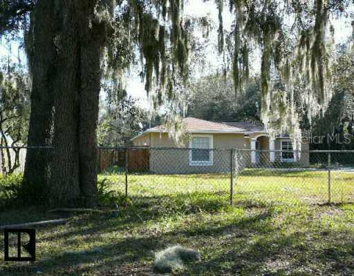 18727 30th St., Lutz, FL 33559