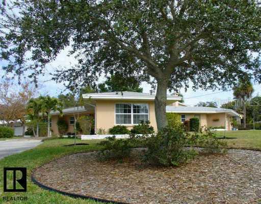219 Orangewood Ln., Largo, FL 33770
