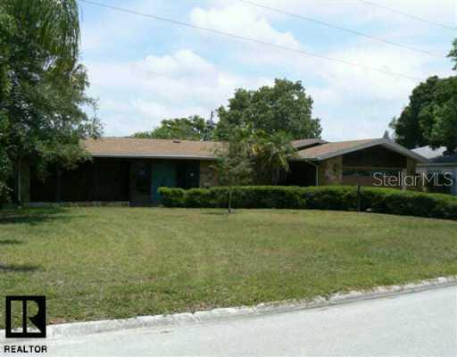 1679 Oak Park Dr., Clearwater, FL 33764