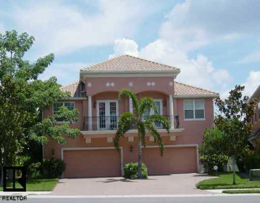 130 Banyan Bay Dr., St Petersburg, FL 33705