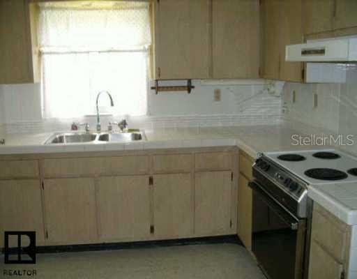 767 90th Ave., St Petersburg, FL 33702