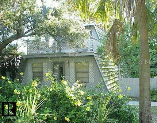 120 N Florida Ave., Tarpon Springs, FL 34689