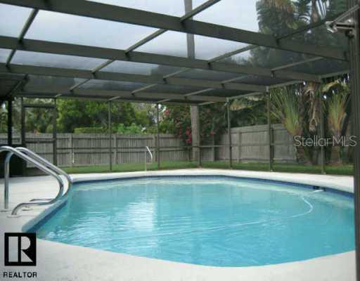 8661 Pinetree Dr., Seminole, FL 33772