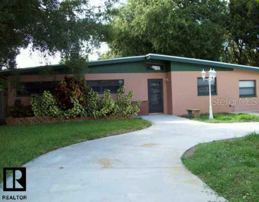 8300 Pelican Ln., Largo, FL 33777