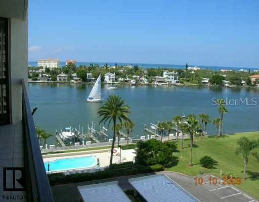 690 Island Way #806, Clearwater, FL 33767