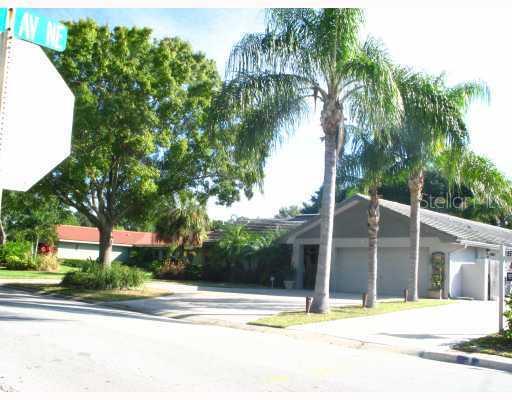 6201 Tanglewood Dr., St Petersburg, FL 33702