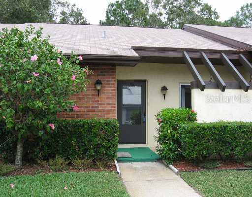 1043 Tartan Dr. #E, Palm Harbor, FL 34684