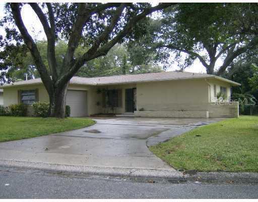 1027 Fountainhead Dr., Largo, FL 33770