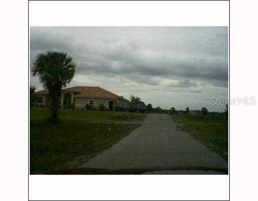 2725 43 Ave., Naples, FL 34120